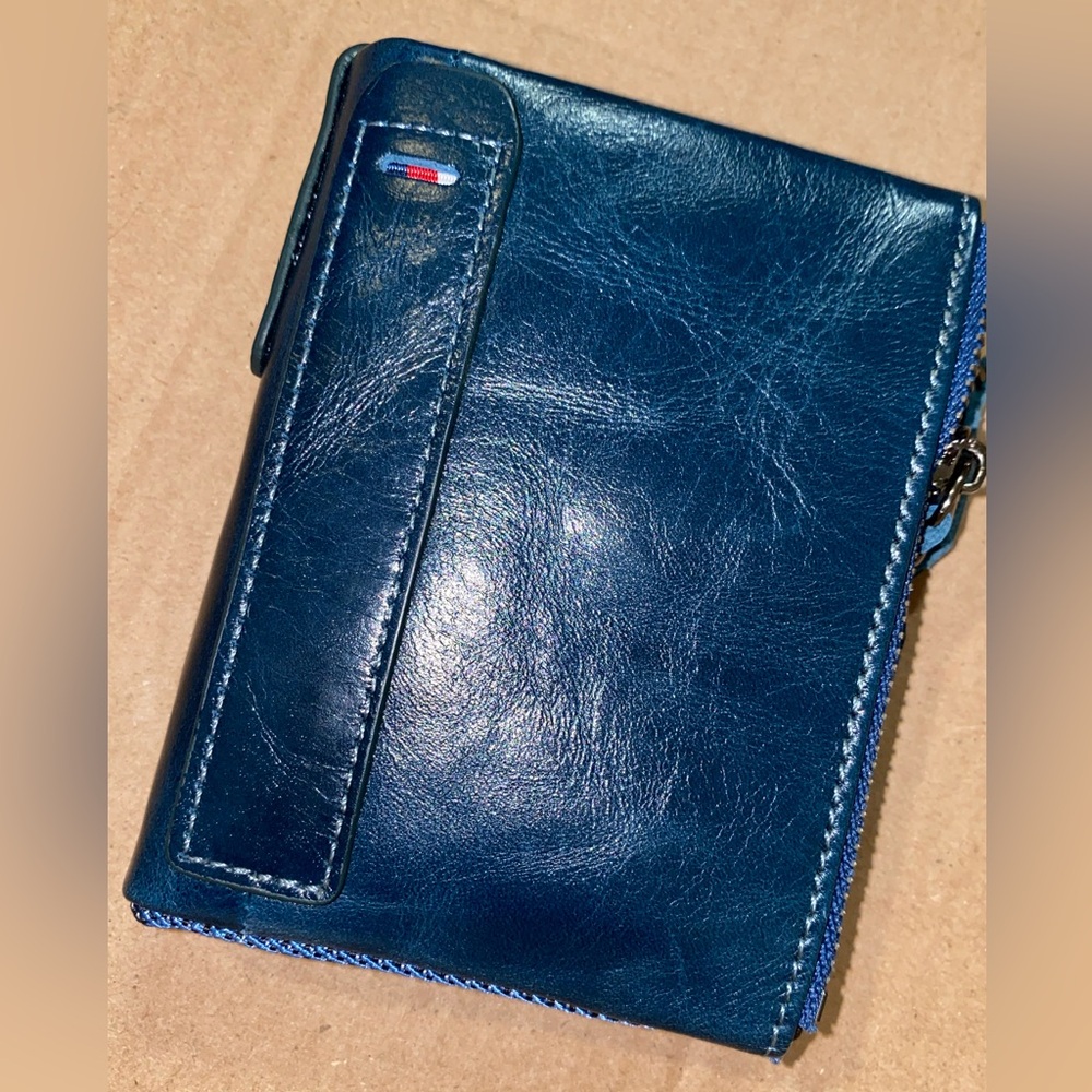 Blue Horsehide Men’s Wallet with RFID protection
